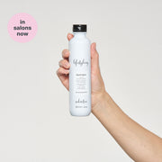 milk-shake-lifestyling-liquid-styler-in-hand